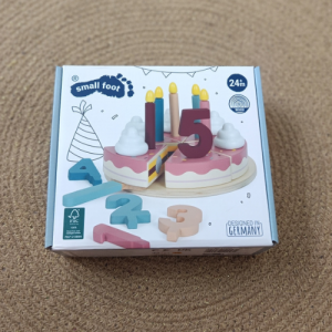 Gâteau d'anniversaire en bois