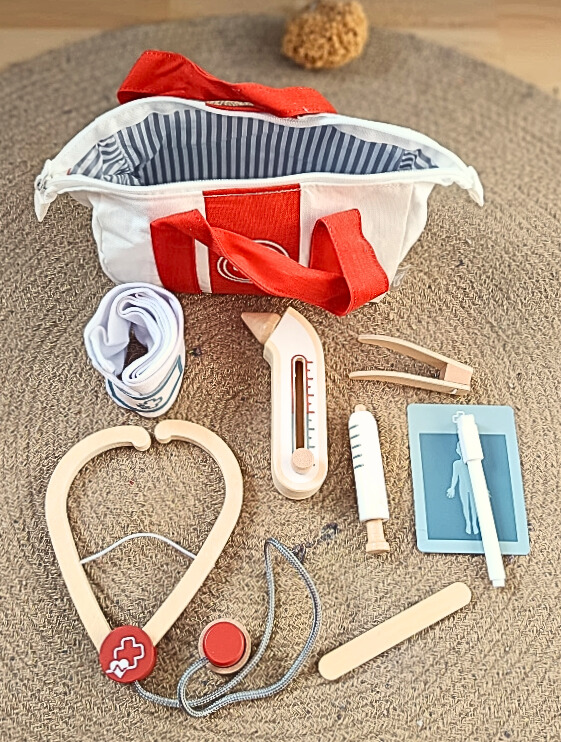 Mallette en bois Docteur Rouge – Image 3